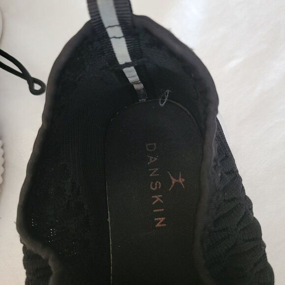 Danskin Shoes Women's Stunt Memory Foam Sz 8 Black White Vegan Lace-up Sneaker - Picture 9 of 12